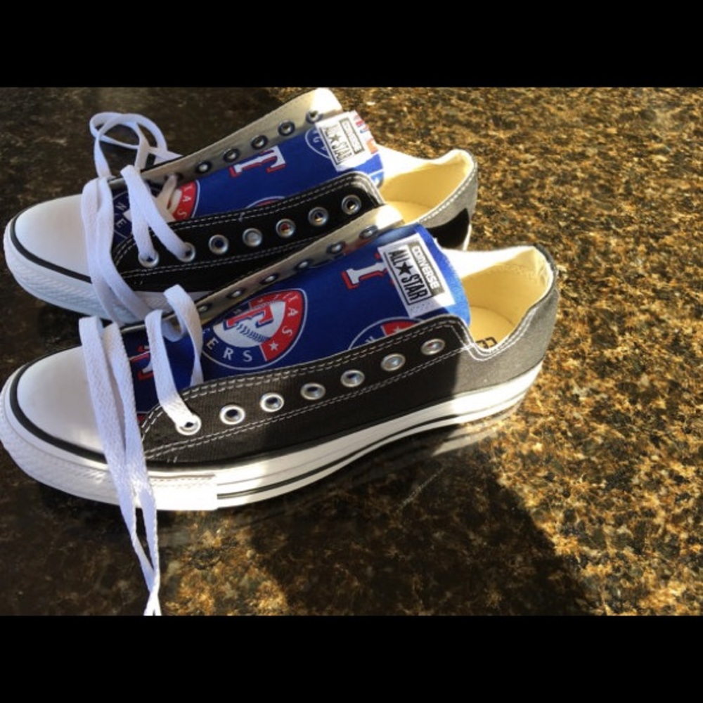 Converse - Picture 2 of 2
